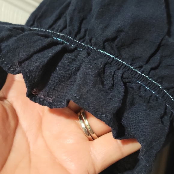 Tommy Hilfiger Women's Elastic Trim Ruffle Sleeve Top With Wide Neckline - Picture 2 of 5